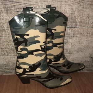 Camo Print Cowgirl Style Rain Boots